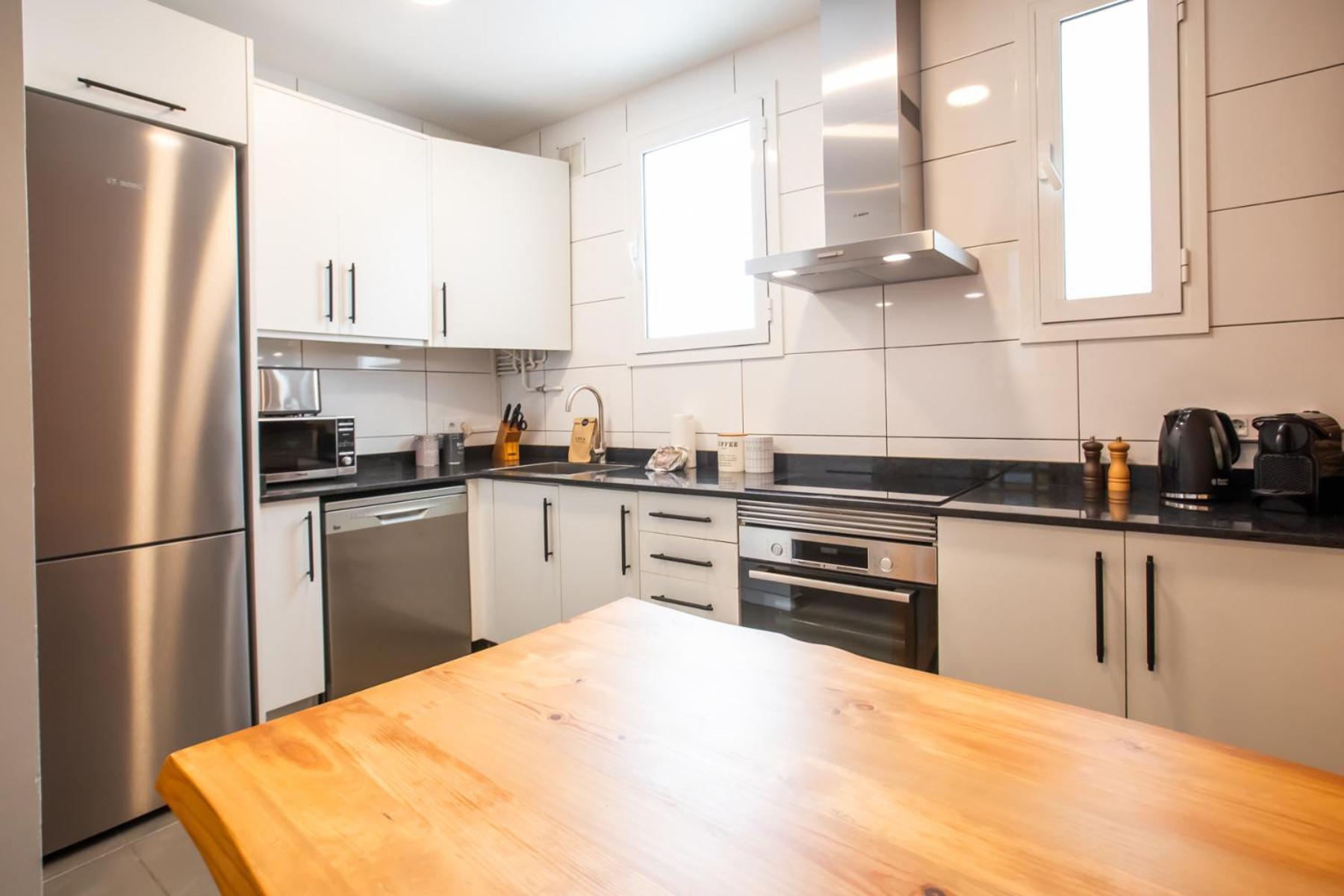 33mal1082- Big 2br Near Sagrada Familia Apartment
